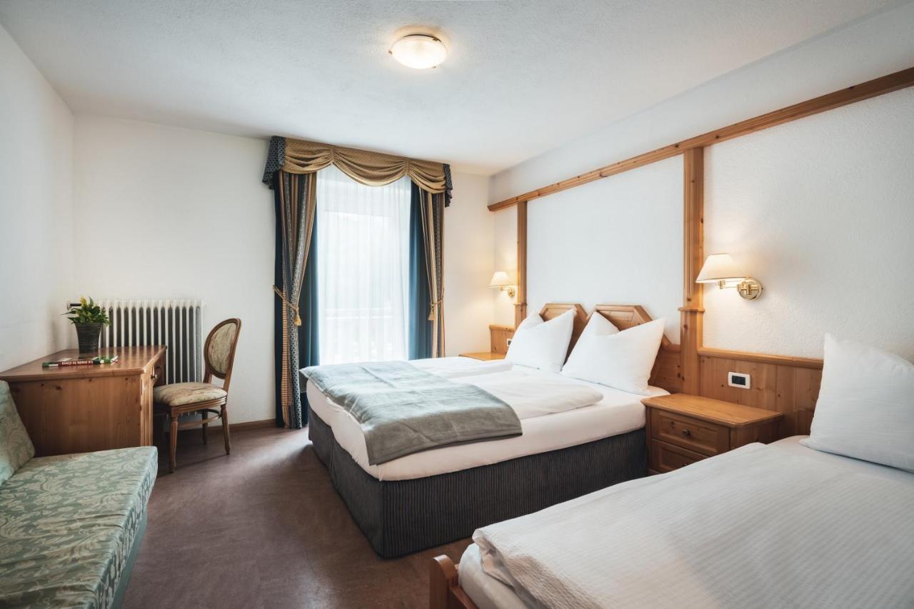 Hotel B&B Frohsinn บาเดีย ภายนอก รูปภาพ