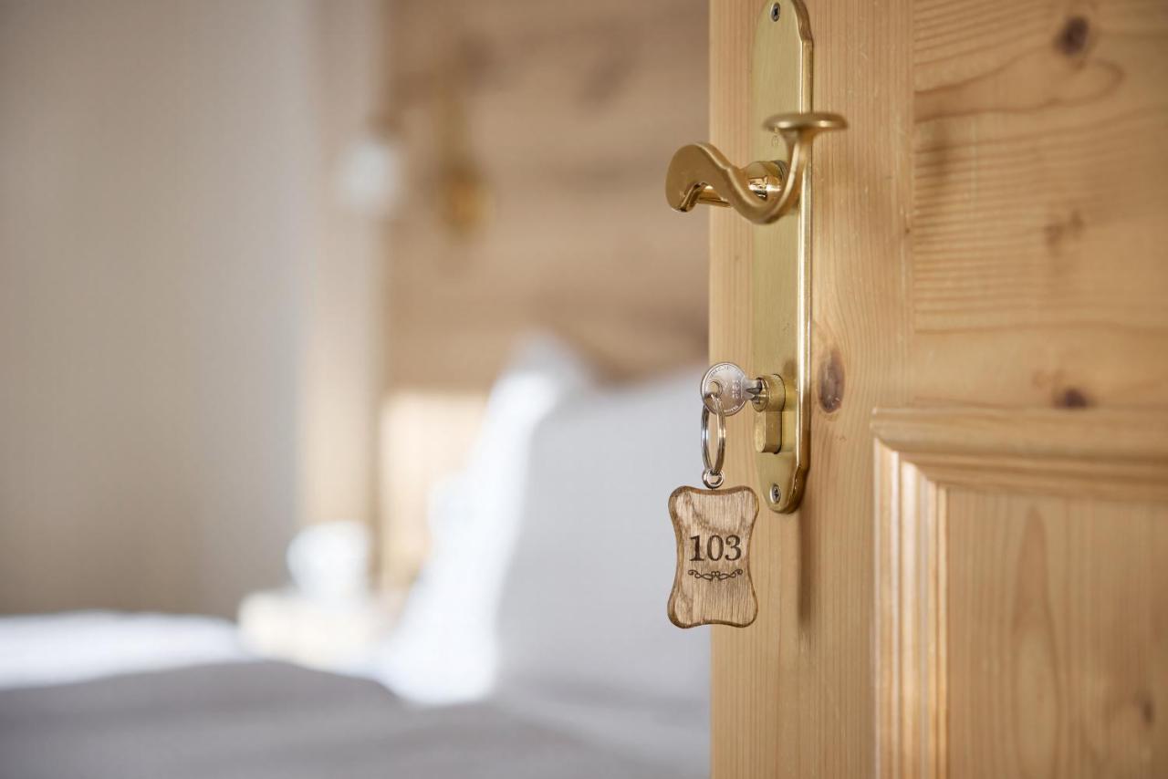 Hotel B&B Frohsinn บาเดีย ภายนอก รูปภาพ